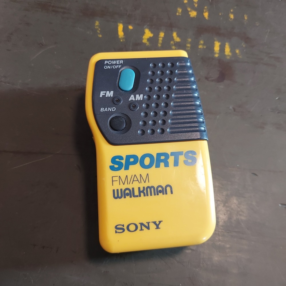 Sony Sports FM/AM Walkman Portable Radio Yellow Vintage SRF-M78 Belt Clip
